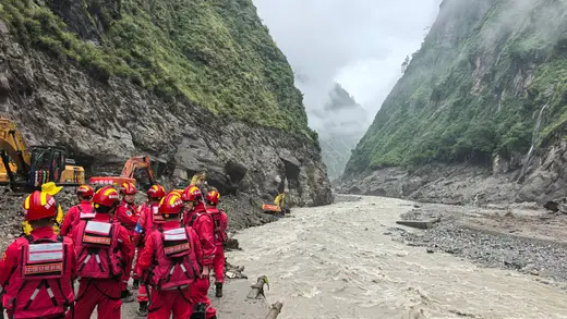Glacier Girne Se Tibet Mein Chupapan Aur Ghamasan Hai