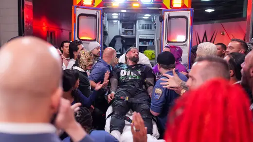 WWE Stars Ka Hospital Jaana: RAW Par Ek Badi Samasya