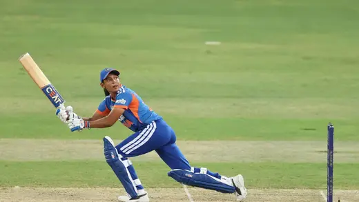 Harmanpreet Kaur's Six Leads India to Victory Over Pakistan