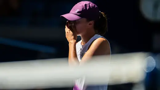 Iga Swiatek's Grand Slam Meltdown Sparks Coach Controversy