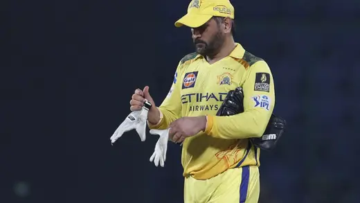 Dhoni's Stylish Return to Ranchi After IPL 2026 Absence
