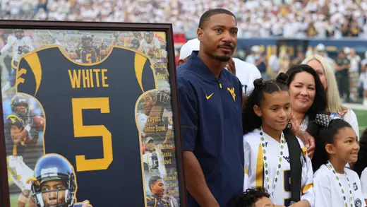 Pat White Ki No. 5 Jersey Retirement: Ek Dhamakedar Ceremony