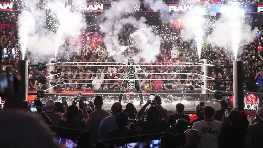 Penta Roars Into Mexico City to Challenge Roman Reigns