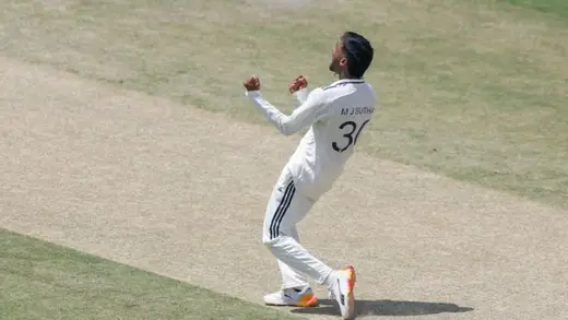 Manav Suthar Ka Kamaal, Glamorgan Ko Kiya Chakkar Bina Run
