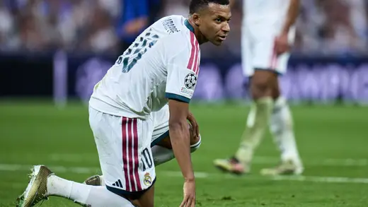 Mbappé Celebrates Young Football Stars Yamal and Estêvão