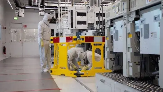 Chipmakers Stumble as AI Slowdown Worries Rock Markets