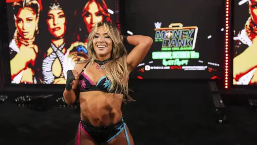 Lola Vice Unleashes Monday Night Vice at WWE RAW Debut