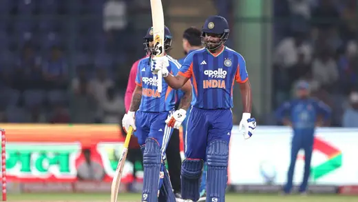 Sanju Samson Ka Dhamaka: Dressing Room Mein Fans Ko Salute
