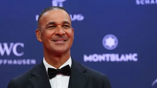 Ruud Gullit Thinks Manchester United Is in a Pickle
