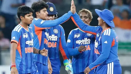 Yousuf's Cheeky Comments Ignite Cricket Comedy Showdown