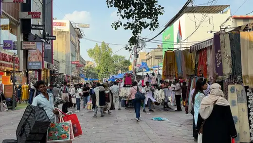 Delhi Merchants Sweat as UPI Fees Threaten Cash Comeback