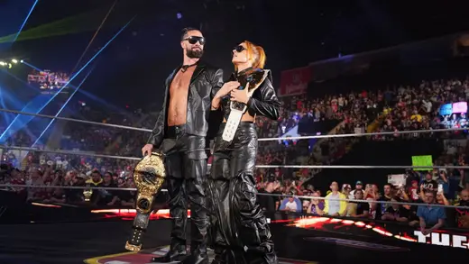 Seth Rollins Aur Becky Lynch Ka Airport Drama: Bhaga Bhaga!