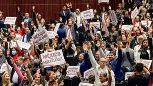 Mexico's Chamber of Deputies Bans Dual Citizens in Politics