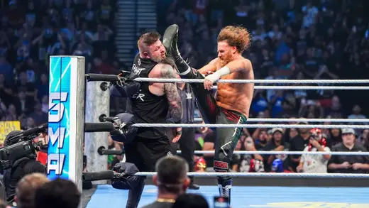 Backstage Reactions to WWE SmackDown's Botched Finish