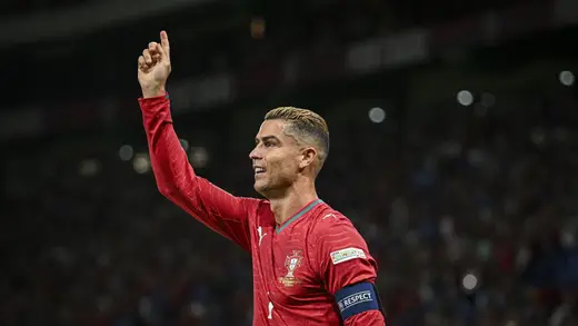 Elma Aveiro's Wild Rant: Respect CR7 or Stay Mediocre!