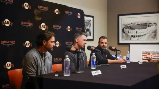 Giants' Posey Looks Ahead After 97-Loss Season