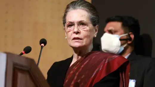 Sonia Gandhi Dismisses Digvijaya Singh on Nitish's Exit Drama