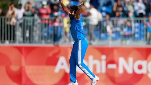 Bumrah's Comeback: Sri Lanka in Trouble Early!