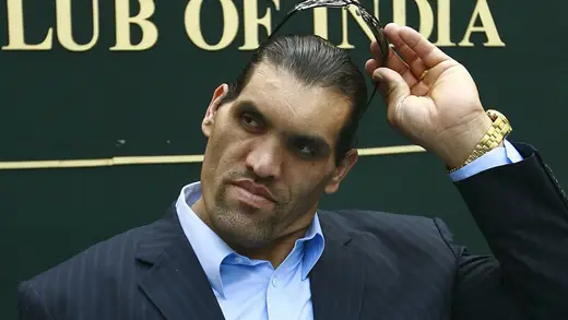 Great Khali Slaps Fan in Epic Wrestling Show Comeback