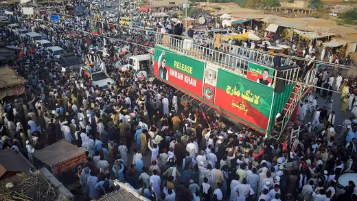 Imran Khan's Fans Take a Long March to Islamabad