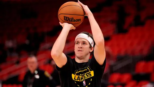 Lakers Fans Sweat Over Reaves and Kessler Injury Updates