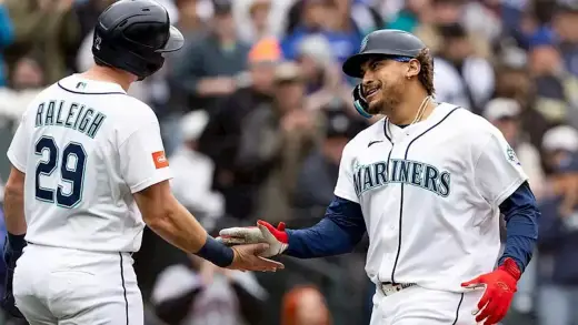 Mariners Catchers Raleigh and Naylor Undergo Offseason Operations