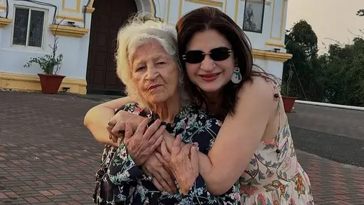 Kunickaa Sadanand Ki Maa Kalyani Ka 83 Saal Ki Umar Mein Inteqal
