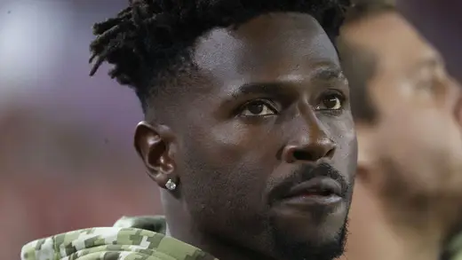 "This brain will be the end for football": NFL fans react to Antonio Brown urinating on his Buccaneers Super Bowl ring to mock Bruce Arians