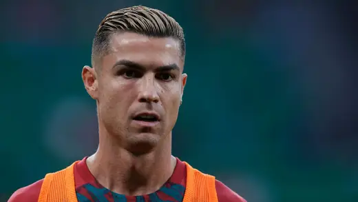 Ronaldo Slams Simon Jordan's Botox with an Apple Reference
