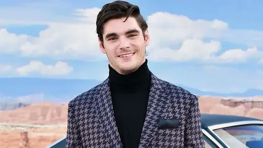 RJ Mitte: Breaking Bad Star Who Advocated For Disability