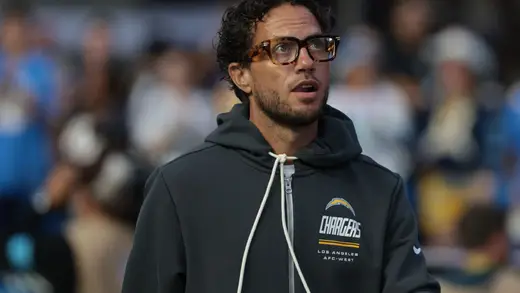 Mike McDaniel Ki Kya Hogi Halat? Chargers Ki Team Ka Kya Hoga?