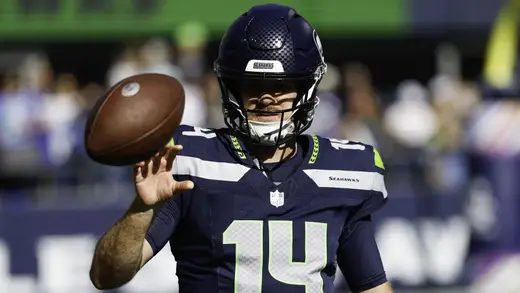 Darnold And Seahawks Face Pressure Against Broncos