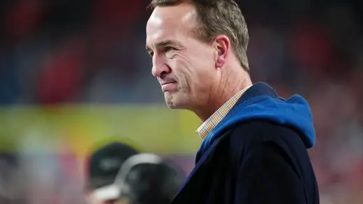 10 Quarterbacks Who Turned Average Teams Into Champions