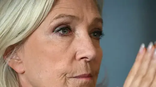 Poll Shows 46% of French Muslims Might Leave If Le Pen Wins