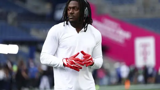 Patriots Treat Jets Like Super Bowl As AJ Brown Returns