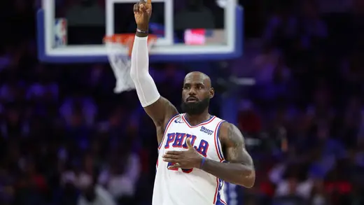 LeBron's Mural Sparks Hilarious Reactions Before He Plays