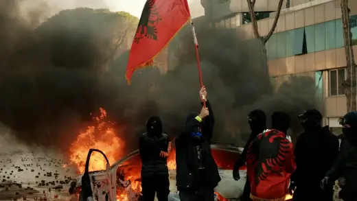 Tirana Mein Protest Ka Aag Ka Drama Aur Babita Ji Ki Fikr