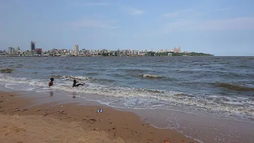 Mozambique Ka Economic Drama: Jethalal Ki Tarah