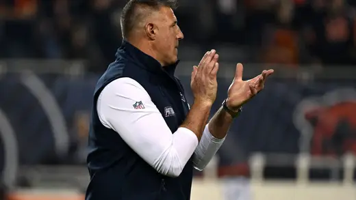 Mike Vrabel Plays Dodgeball With Reporters While Fans Roast Him