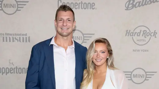 Rob Gronkowski Aur Camille Kostek Ka Pyaar Aur Bacche Ka Plan