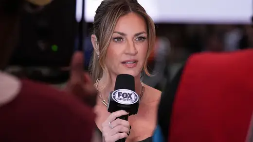 Erin Andrews Ka Halftime Drama: Puked Aur Cr*pped Down Leg