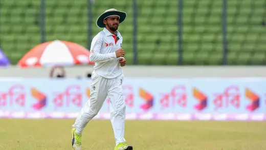 Mominul Haque Exits Dhaka Test, Jaker Ali Saves The Day