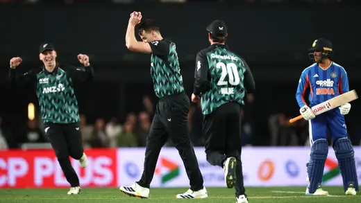 Irfan Pathan Praises New Zealand's Bowling Strategy | Fanziz