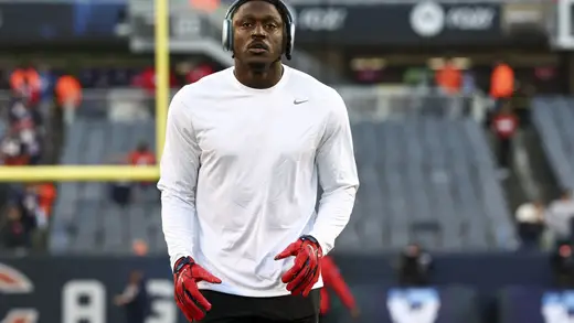 A.J. Brown Injury Update Ahead of Dolphins Game