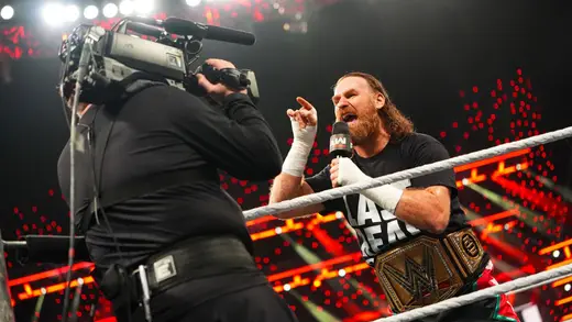 Sami Zayn Defends Undisputed Title at SmackDown | Fanziz