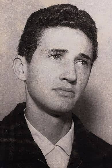 Adriano Stuart