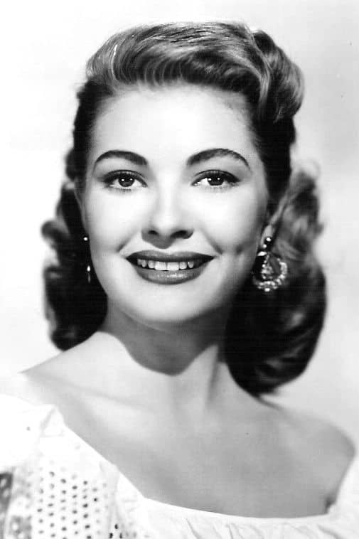 Lori Nelson