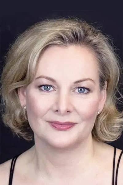 Sara Stewart